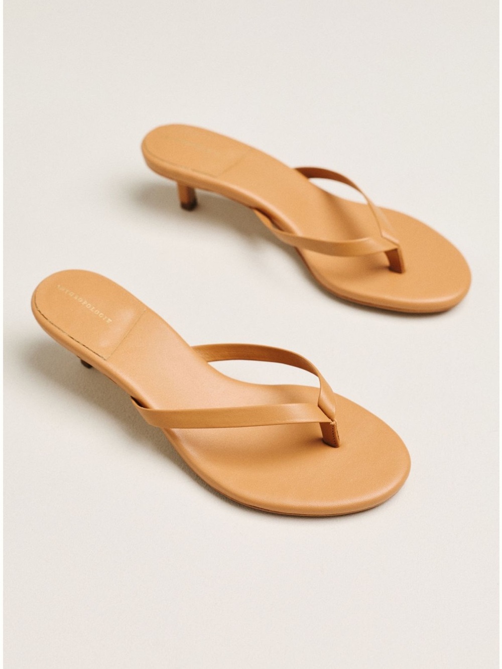 Anthropologie Flip flop Kitten-Heel